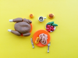 Как слепить вкусный обед для куклы из пластилина