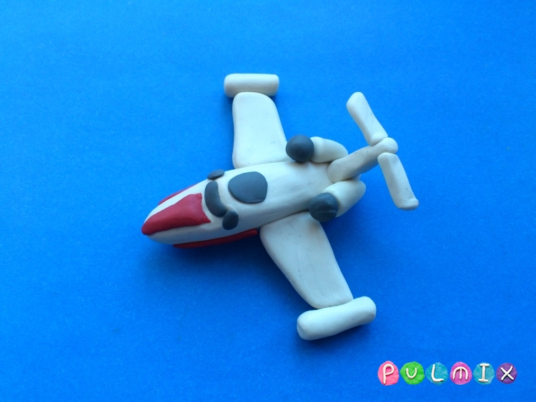 Как слепить игрушечный самолетик из пластилина поэтапно - шаг 9
