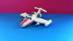 Как слепить игрушечный самолетик из пластилина поэтапно